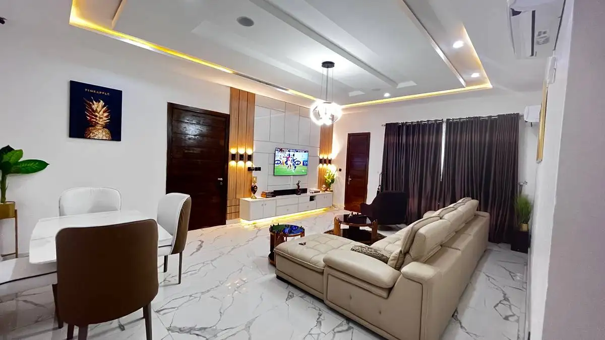 3-bedroom Service Apartment