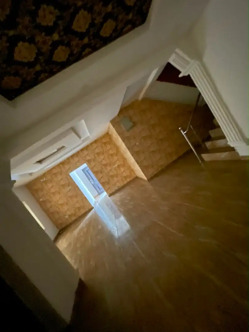 2-bedroom Flat - Image 1