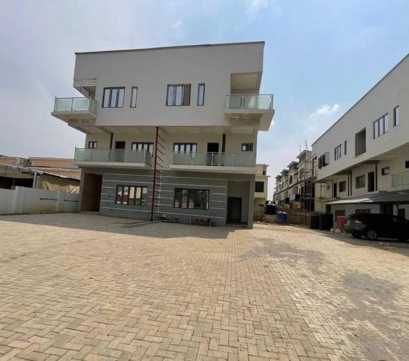 7 Bedroom Detached Duplex for sale