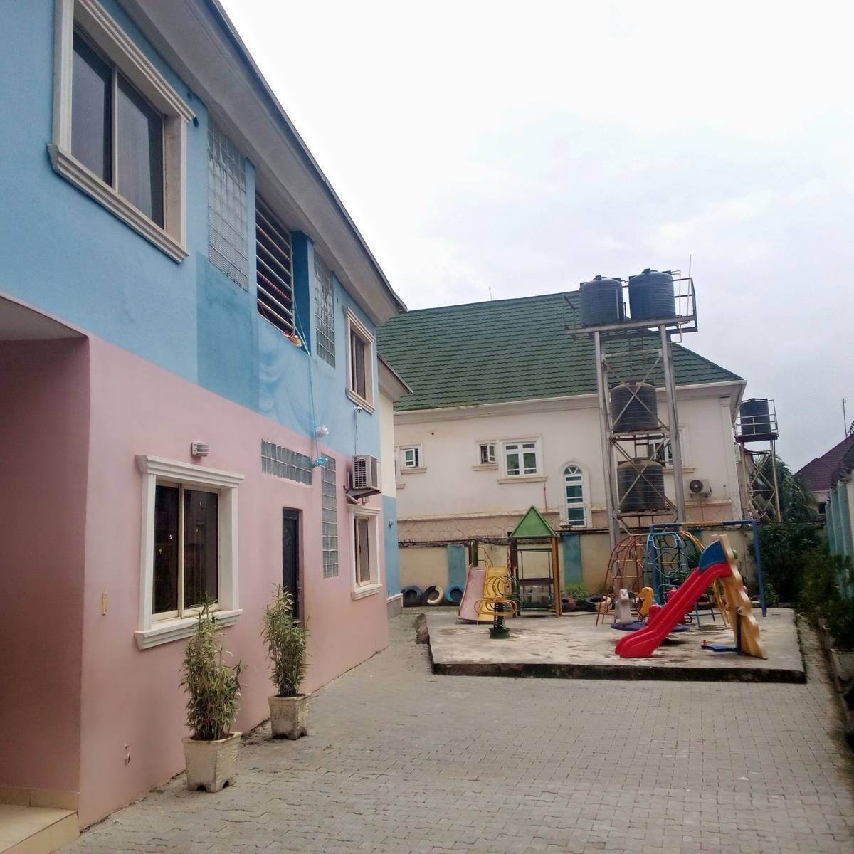 10-bedroom Detached Duplex