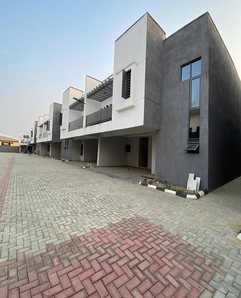 4-bedroom Terrace